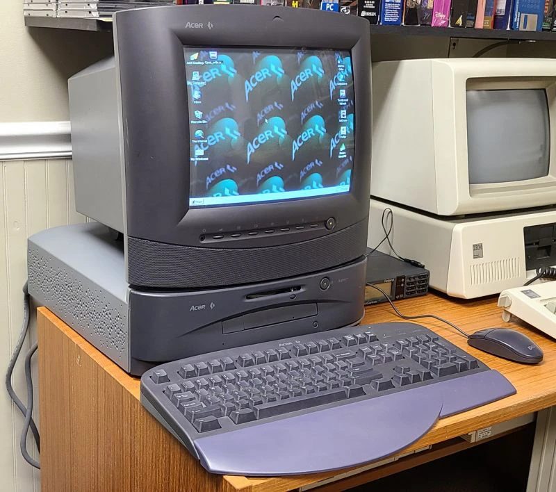 foto de una computadora Acer Aspire con la que fui webmaster para Grupo Autofin México